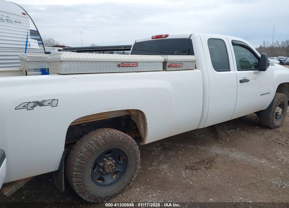 2008 CHEVROLET SILVERADO 2500HD WORK TRUCK VIN: 1GCHK29K98E172362