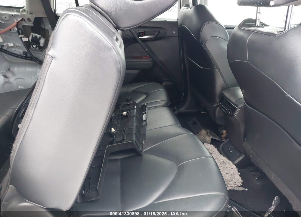 2021 TOYOTA HIGHLANDER XLE VIN: 5TDGZRBHXMS543600