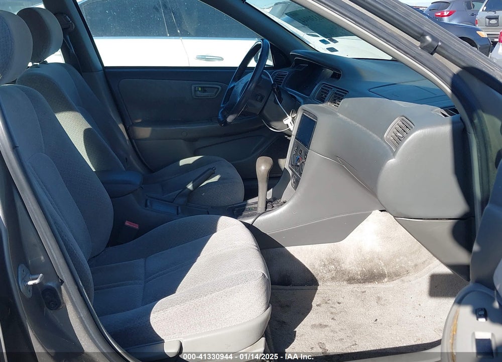2000 TOYOTA CAMRY LE V6 VIN: 4T1BF22K1YU092575