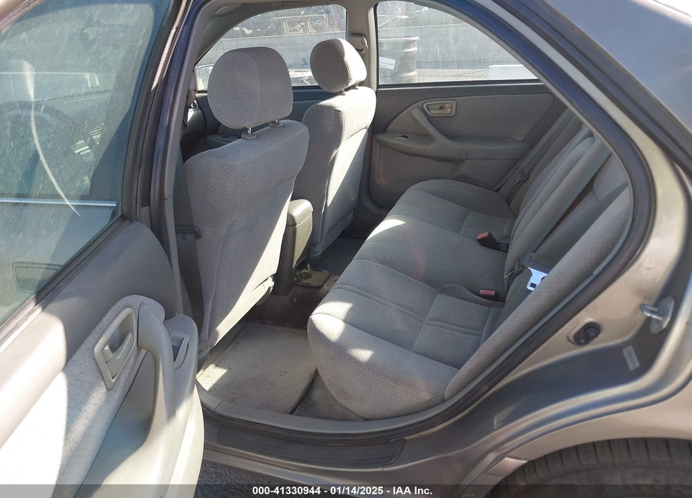 2000 TOYOTA CAMRY LE V6 VIN: 4T1BF22K1YU092575