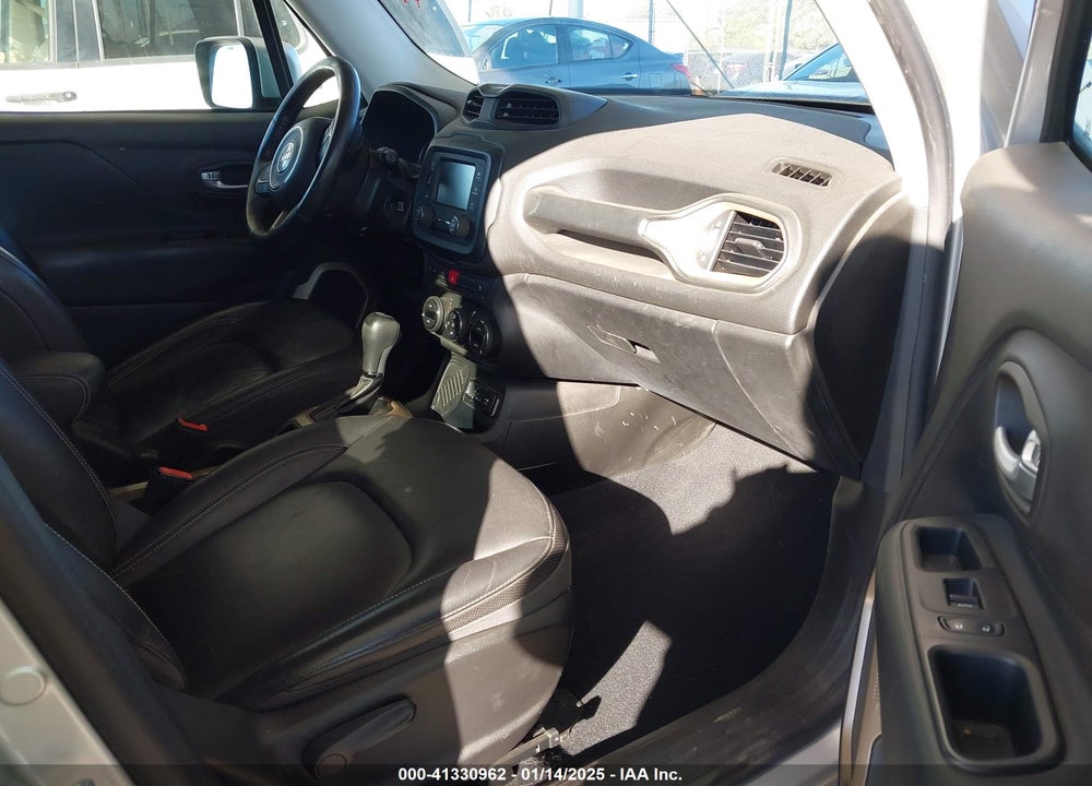 2016 JEEP RENEGADE LIMITED VIN: ZACCJADT8GPE35440