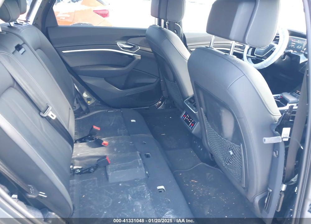 2022 AUDI E-TRON PREMIUM QUATTRO VIN: WA1AAAGE9NB009326