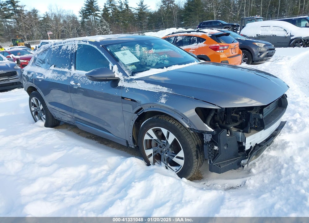 2022 AUDI E-TRON PREMIUM QUATTRO VIN: WA1AAAGE9NB009326