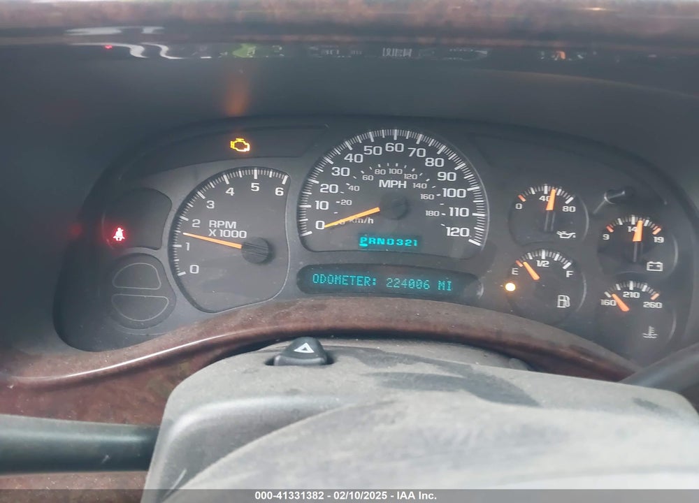 2004 CHEVROLET SUBURBAN 1500 LS VIN: 3GNEC16Z24G316520
