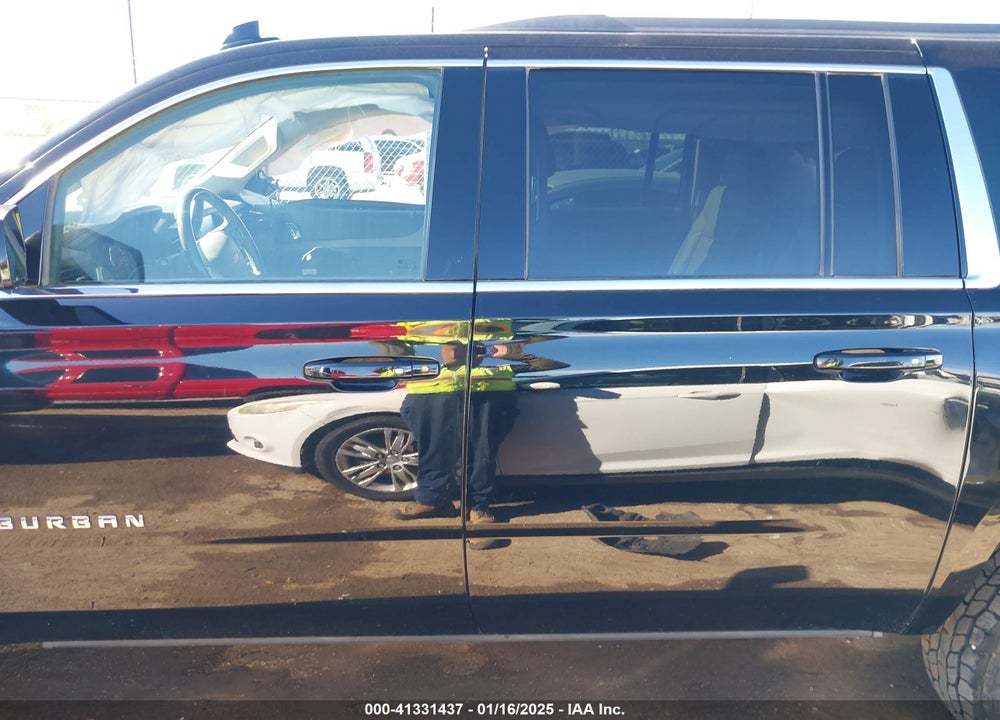 2017 CHEVROLET SUBURBAN LT VIN: 1GNSKHKCXHR302869