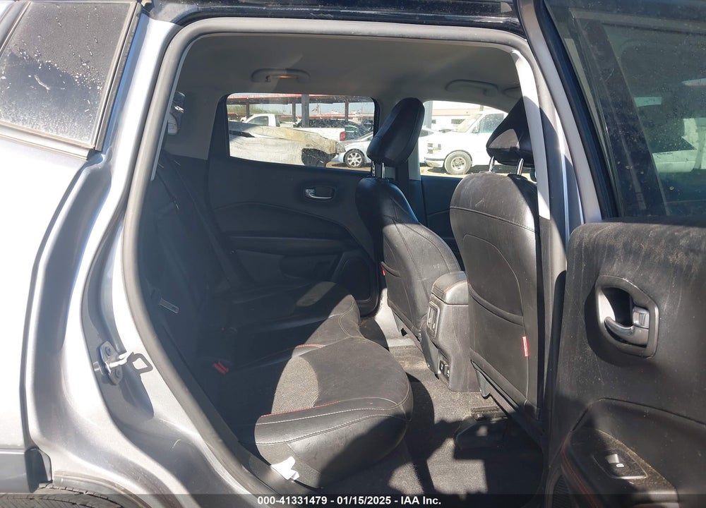 2019 JEEP COMPASS VIN: 3C4NJDDB8KT639044