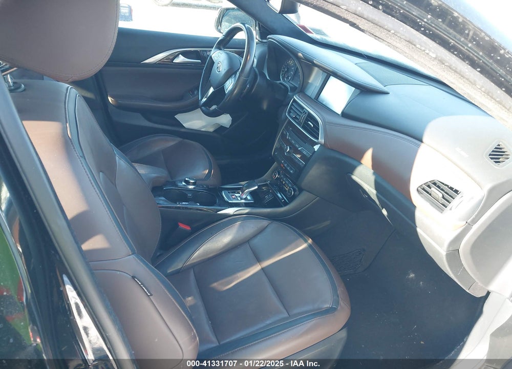2018 INFINITI QX30 PREMIUM VIN: SJKCH5CR0JA045929