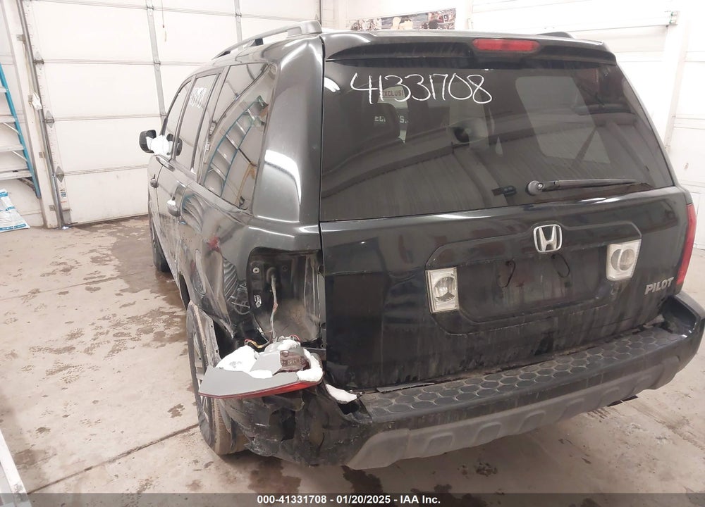 2005 HONDA PILOT EX-L VIN: 5FNYF18635B052506