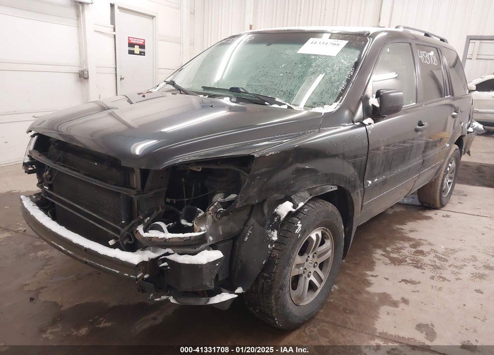 2005 HONDA PILOT EX-L VIN: 5FNYF18635B052506