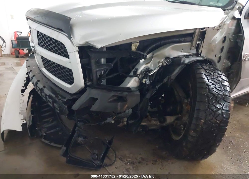 2015 RAM 1500 VIN: 3C6RR7KT4FG700029