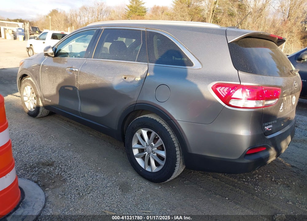 2018 KIA SORENTO 3.3L LX VIN: 5XYPGDA57JG422869