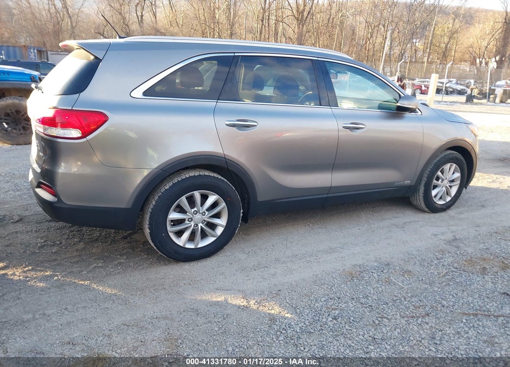 2018 KIA SORENTO 3.3L LX VIN: 5XYPGDA57JG422869