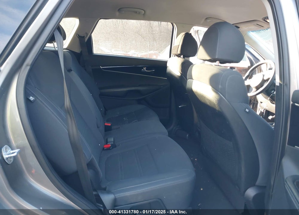 2018 KIA SORENTO 3.3L LX VIN: 5XYPGDA57JG422869