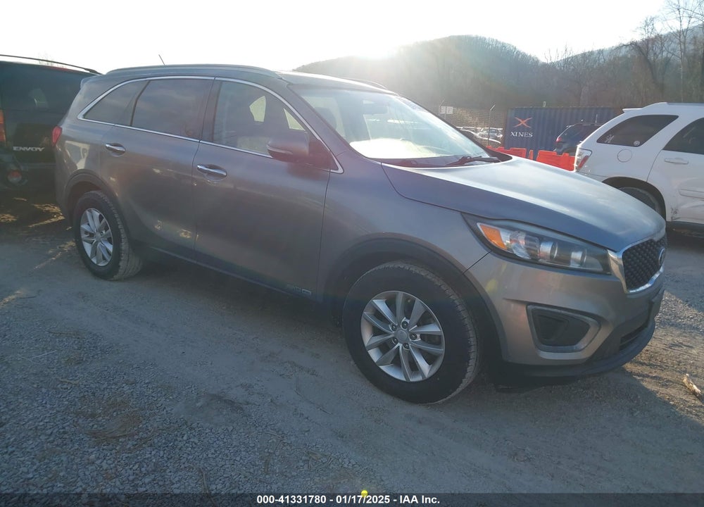 2018 KIA SORENTO 3.3L LX VIN: 5XYPGDA57JG422869