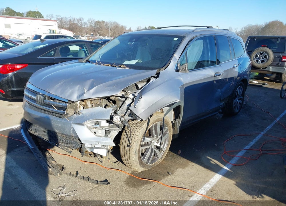 2017 HONDA PILOT TOURING VIN: 5FNYF5H92HB030390