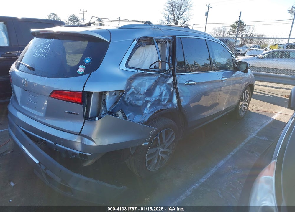 2017 HONDA PILOT TOURING VIN: 5FNYF5H92HB030390