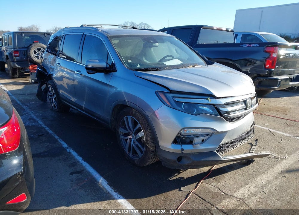 2017 HONDA PILOT TOURING VIN: 5FNYF5H92HB030390