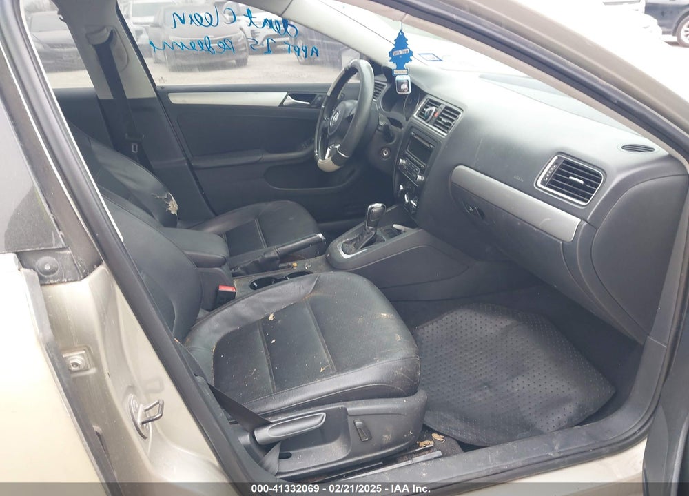 2013 VOLKSWAGEN JETTA VIN: 3VWDP7AJ9DM266954