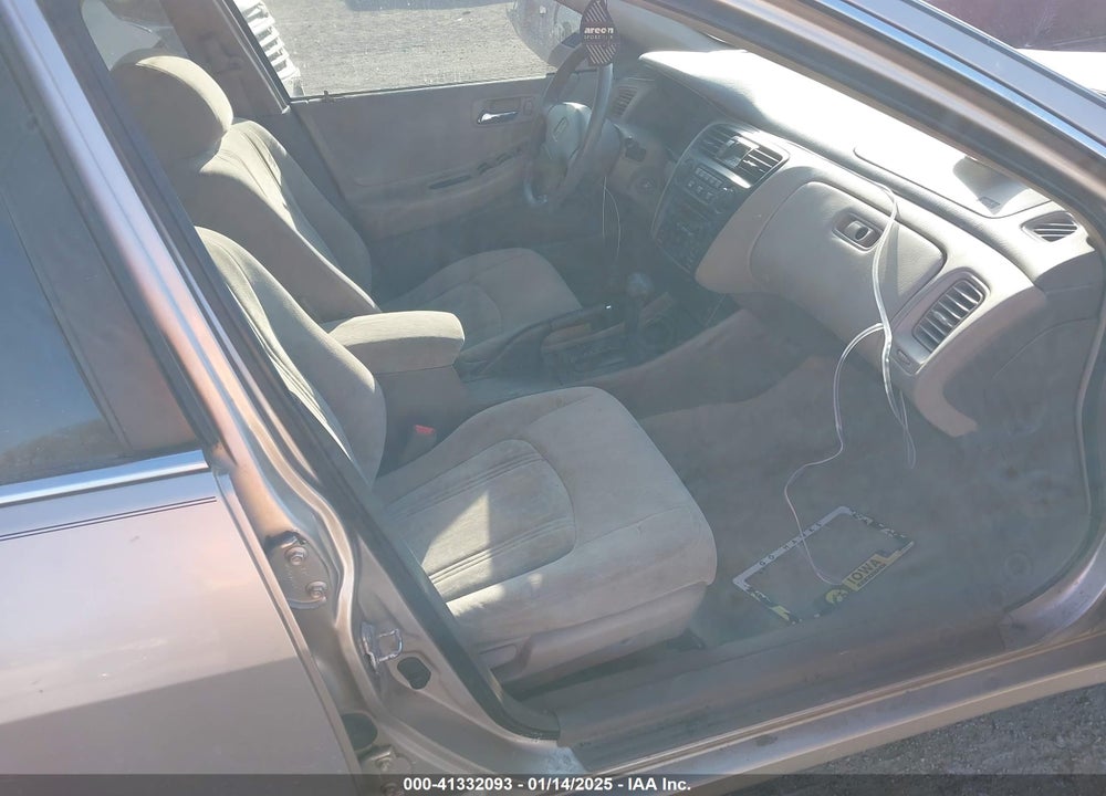2000 HONDA ACCORD 2.3 EX VIN: 1HGCG5650YA032446