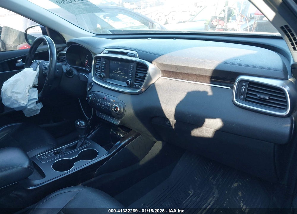2018 KIA SORENTO 3.3L EX VIN: 5XYPHDA54JG410997