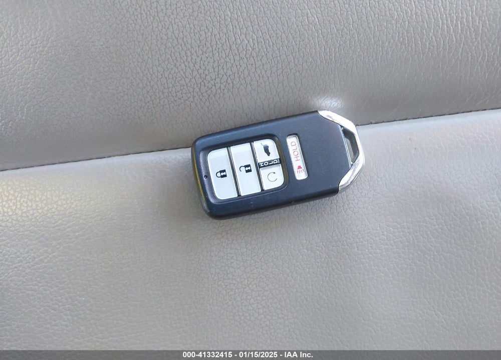 2021 HONDA PILOT 2WD TOURING 7 PASSENGER VIN: 5FNYF5H64MB031671