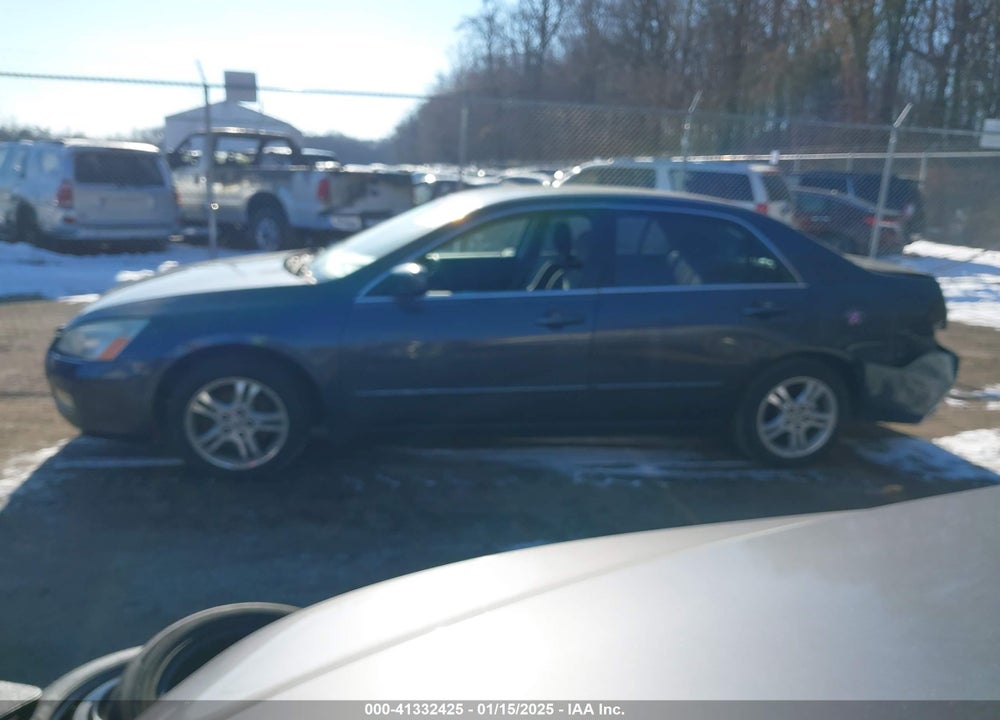 2007 HONDA ACCORD VIN: 1HGCM563X7A052242