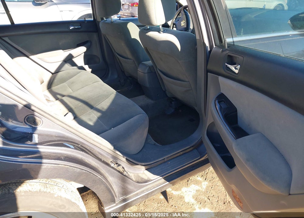 2007 HONDA ACCORD VIN: 1HGCM563X7A052242