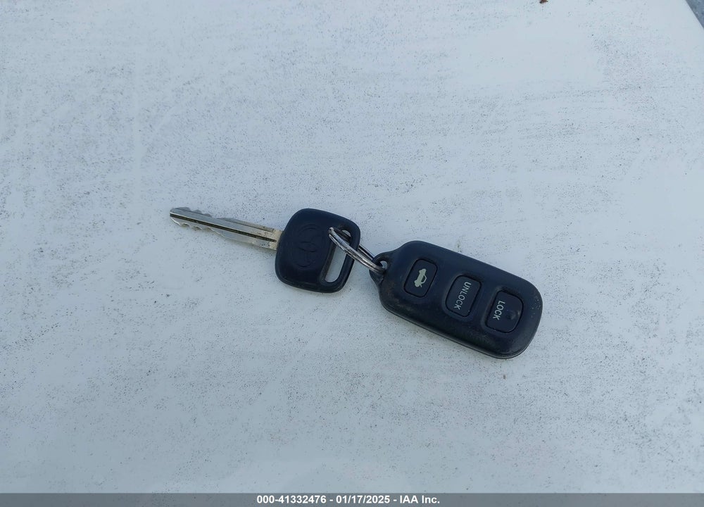 2001 TOYOTA AVALON XL VIN: 4T1BF28B91U117381