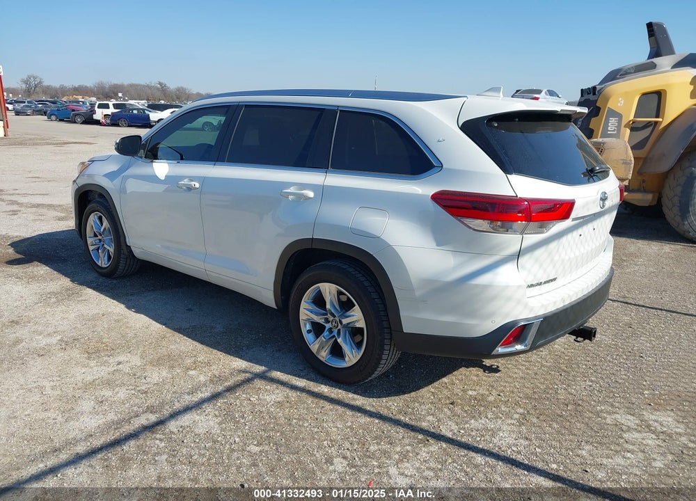 2018 TOYOTA HIGHLANDER VIN: 5TDYZRFH3JS256822