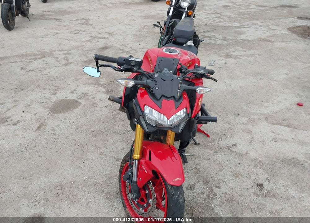 2022 KAWASAKI ZR900 F VIN: ML5ZRDF18NDA54812