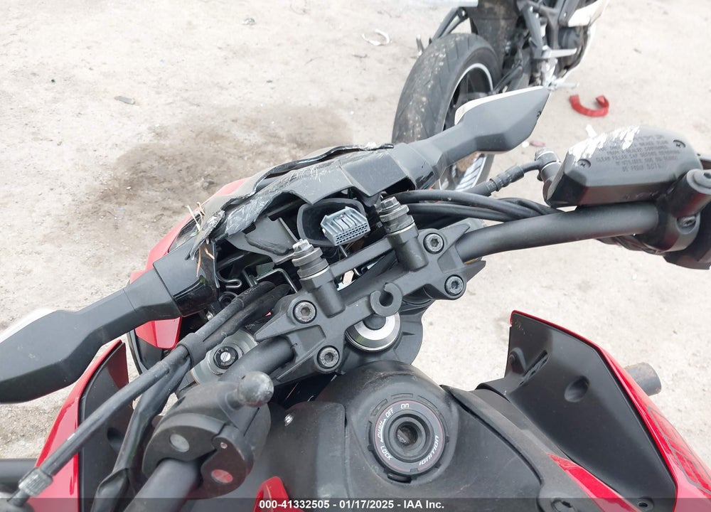 2022 KAWASAKI ZR900 F VIN: ML5ZRDF18NDA54812
