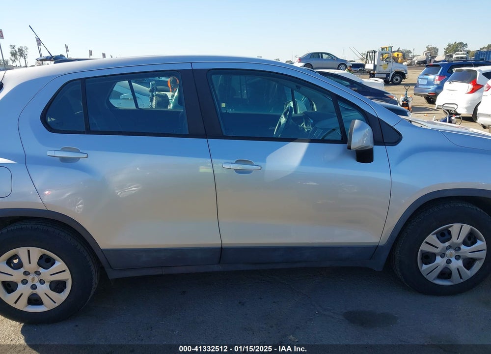 2018 CHEVROLET TRAX LS VIN: KL7CJKSB8JB601762