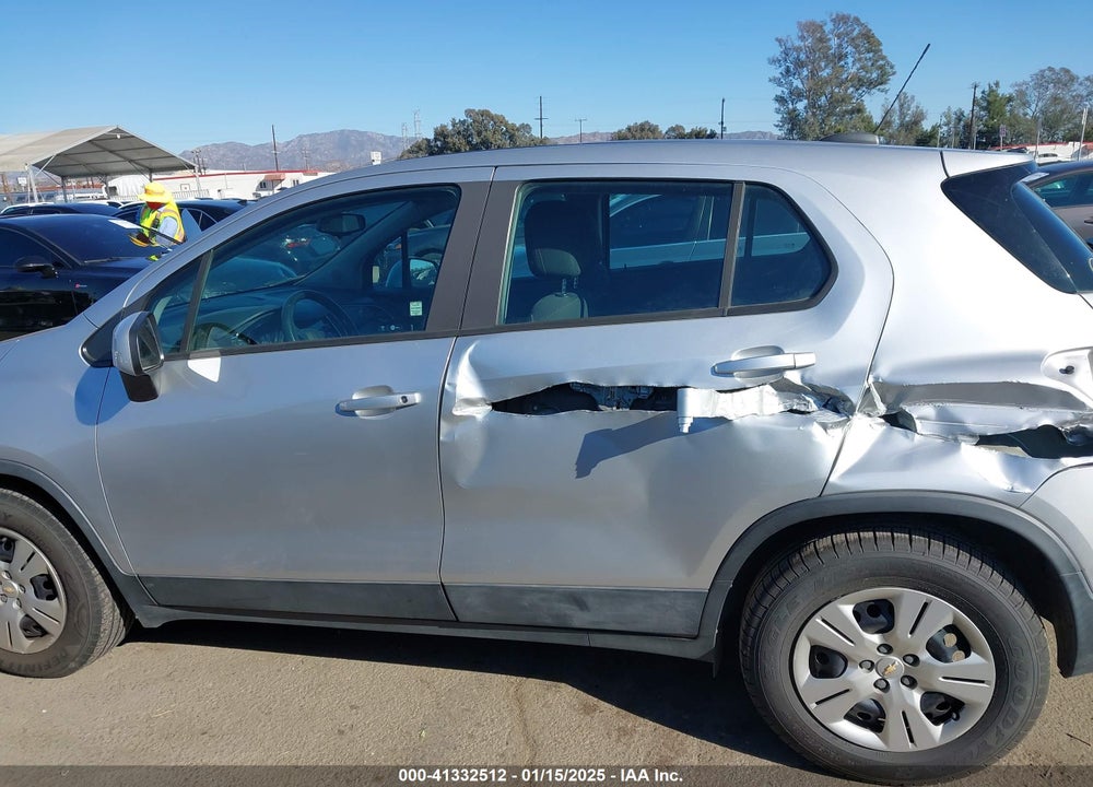 2018 CHEVROLET TRAX LS VIN: KL7CJKSB8JB601762