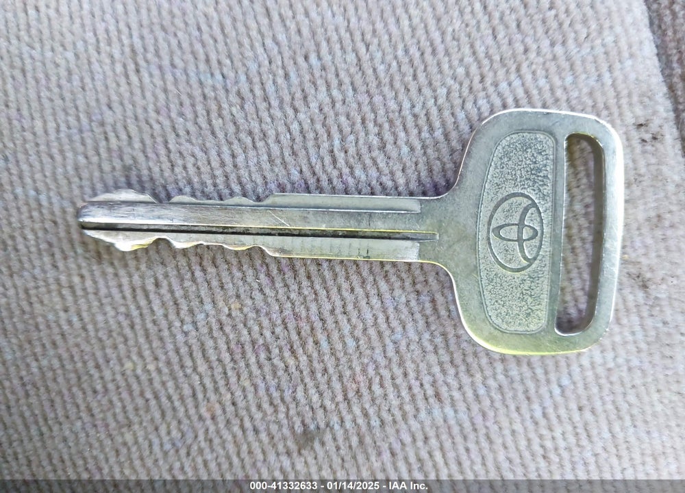 1998 TOYOTA CAMRY LE V6 VIN: JT2BF22K6W0121392