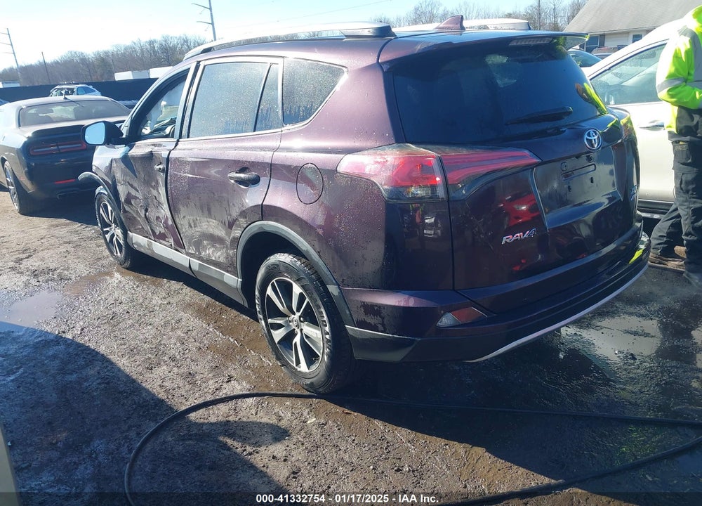 2016 TOYOTA RAV4 XLE VIN: 2T3RFREV2GW523265