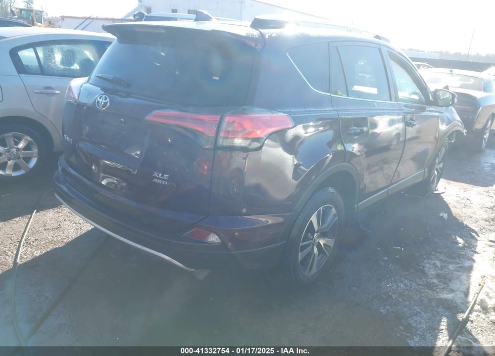 2016 TOYOTA RAV4 XLE VIN: 2T3RFREV2GW523265