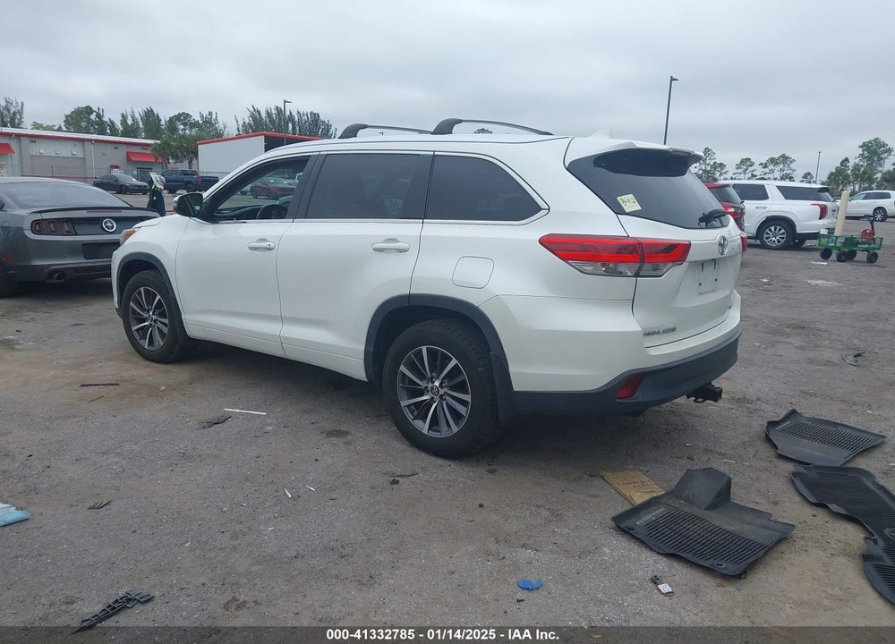 2017 TOYOTA HIGHLANDER VIN: 5TDJZRFH7HS451253