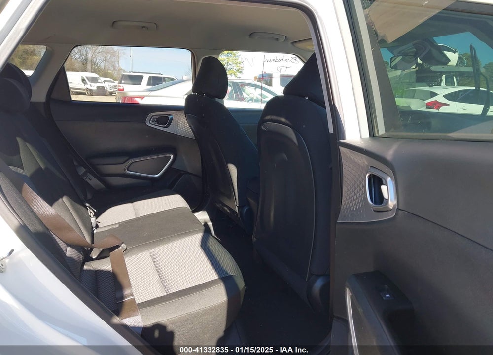 2023 KIA SOUL LX VIN: KNDJ23AU8P7200305