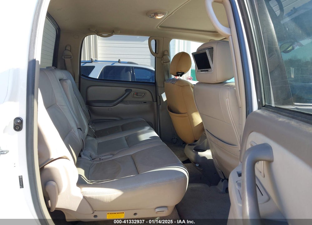 2005 TOYOTA TUNDRA LIMITED V8 VIN: 5TBDT48105S471916