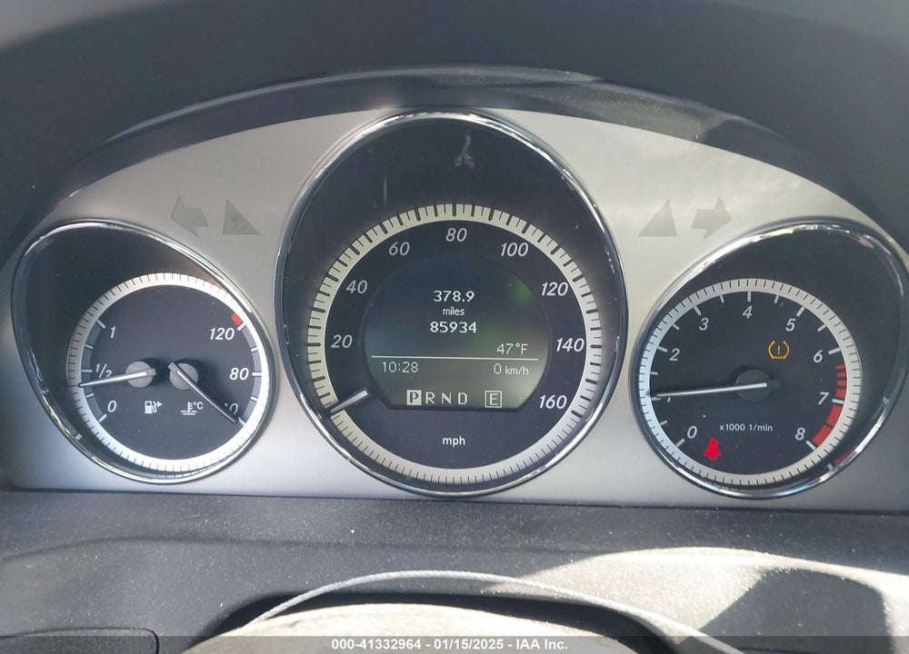 2011 MERCEDES-BENZ C 300 LUXURY/SPORT VIN: WDDGF5EB1BR136906