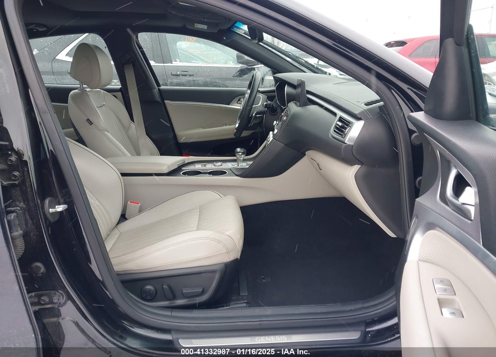2022 GENESIS G70 2.0T AWD VIN: KMTG34TA0NU088969