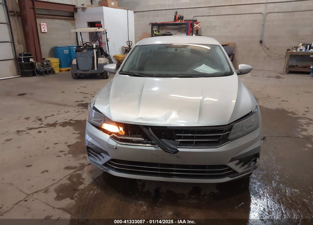 2018 VOLKSWAGEN PASSAT VIN: 1VWAA7A30JC037243