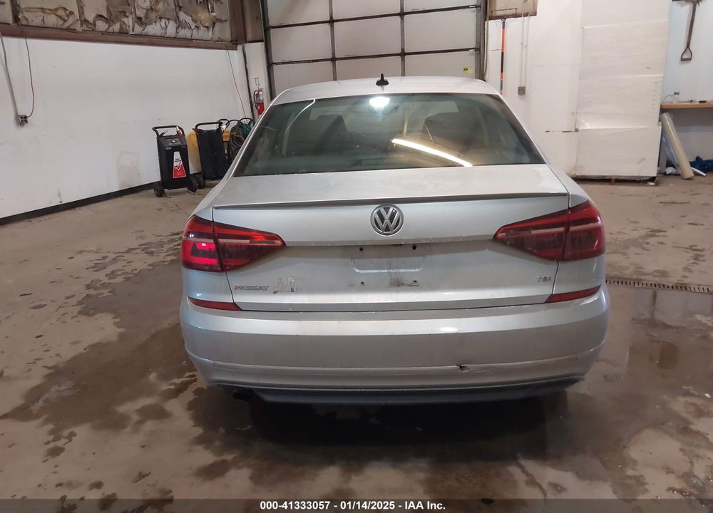 2018 VOLKSWAGEN PASSAT VIN: 1VWAA7A30JC037243