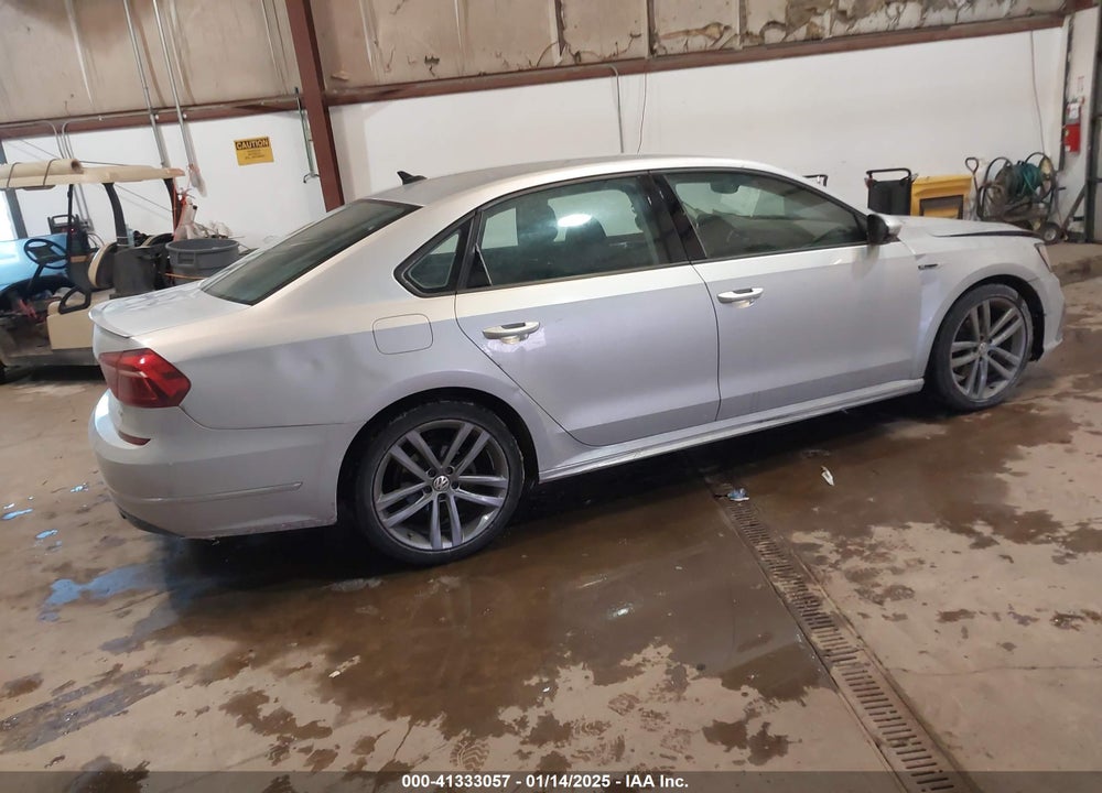 2018 VOLKSWAGEN PASSAT VIN: 1VWAA7A30JC037243
