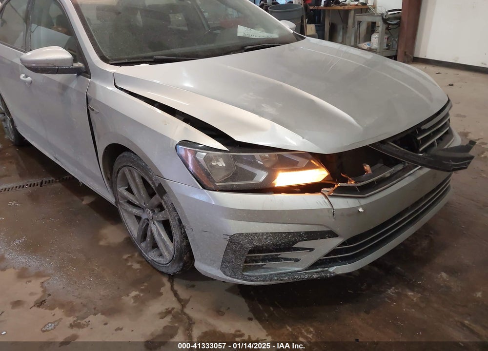2018 VOLKSWAGEN PASSAT VIN: 1VWAA7A30JC037243