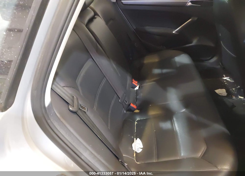 2018 VOLKSWAGEN PASSAT VIN: 1VWAA7A30JC037243