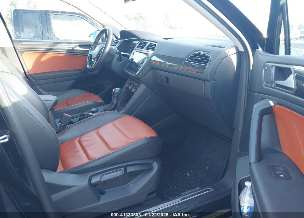 2019 VOLKSWAGEN TIGUAN VIN: 3VV4B7AX0KM069756