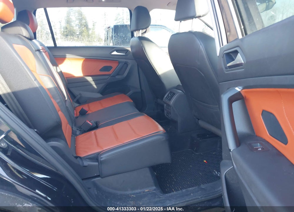 2019 VOLKSWAGEN TIGUAN VIN: 3VV4B7AX0KM069756