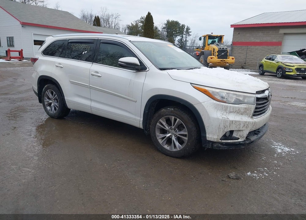 2015 TOYOTA HIGHLANDER XLE VIN: 5TDJKRFH7FS147809