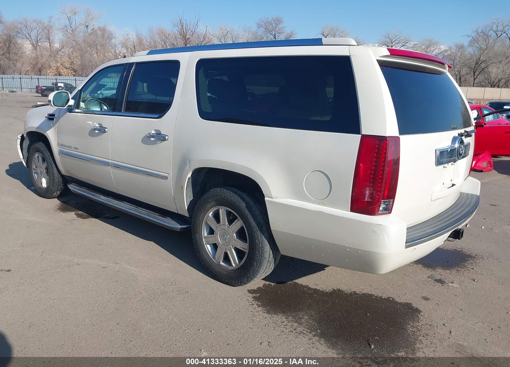 2007 CADILLAC ESCALADE ESV VIN: 1GYFK66827R396002